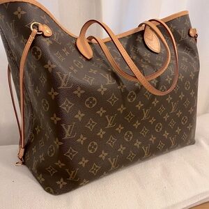 Beautiful Louis Vuitton Monogram Neverfull GM